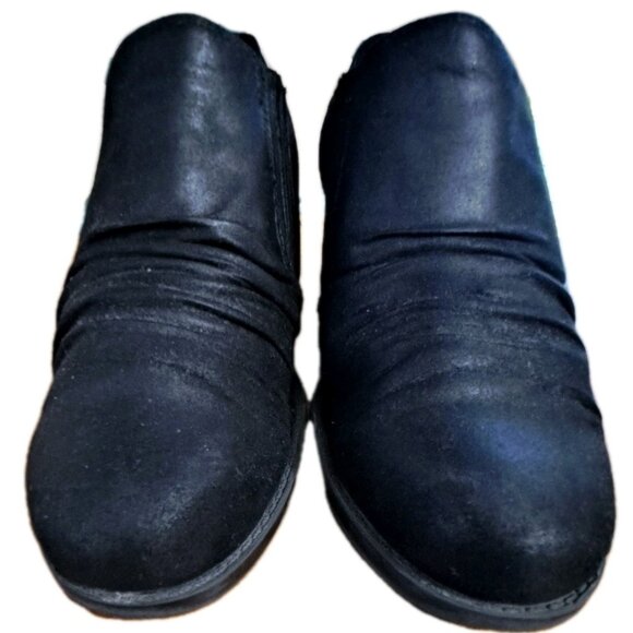 Baretraps Women's 8.5M  Black Faux Suede Slip-On Ankle Boots - Picture 3 of 9